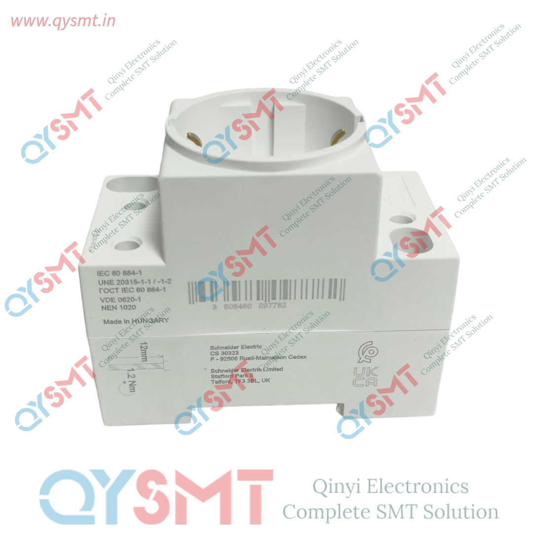 A9A15310 Schneider DIN socket