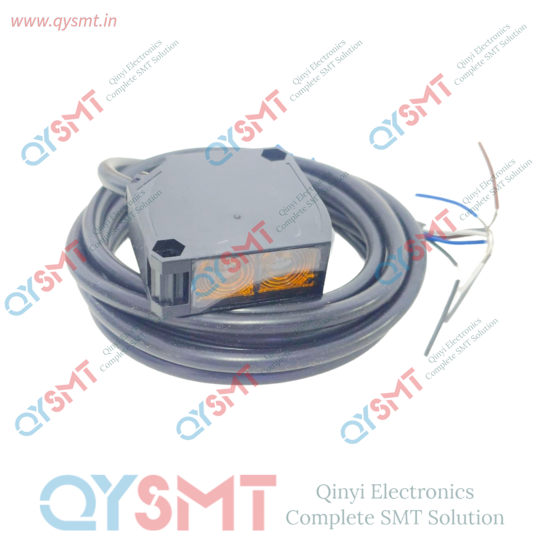 E3JK-RR12  retro-reflective photoelectric sensor