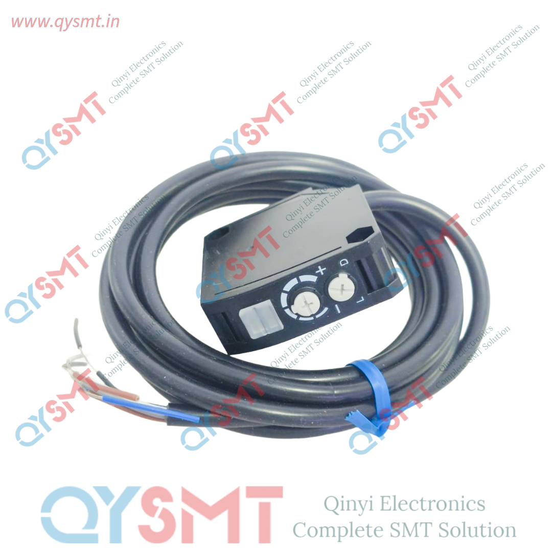 E3JK-RR12  retro-reflective photoelectric sensor