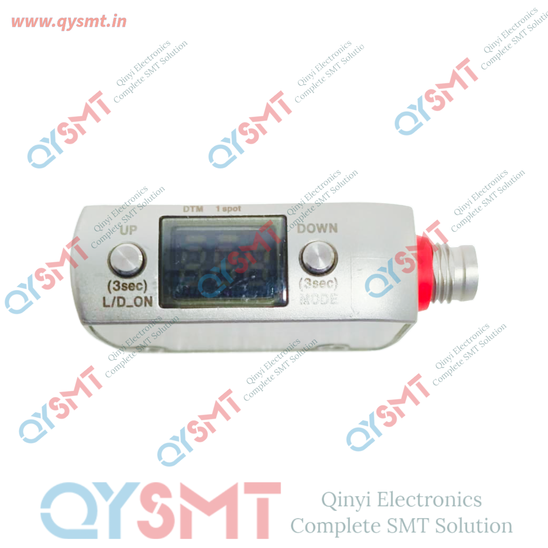 Distance KEYENCE Rectangular w/ M8 connector Type, 100 mm LR-ZB100CP, Output Type: PNP